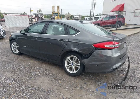 2018 Ford Fusion Hybrid S z USA, uszkodzony, nr VIN 3FA6P0UU1JR122652